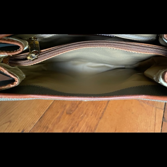 Vintage Pierre Balmain green and brown leather shoulder bag. Mint condition. - Picture 9 of 14